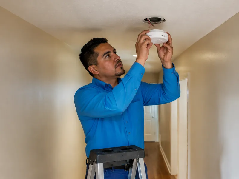 Smoke detector installation