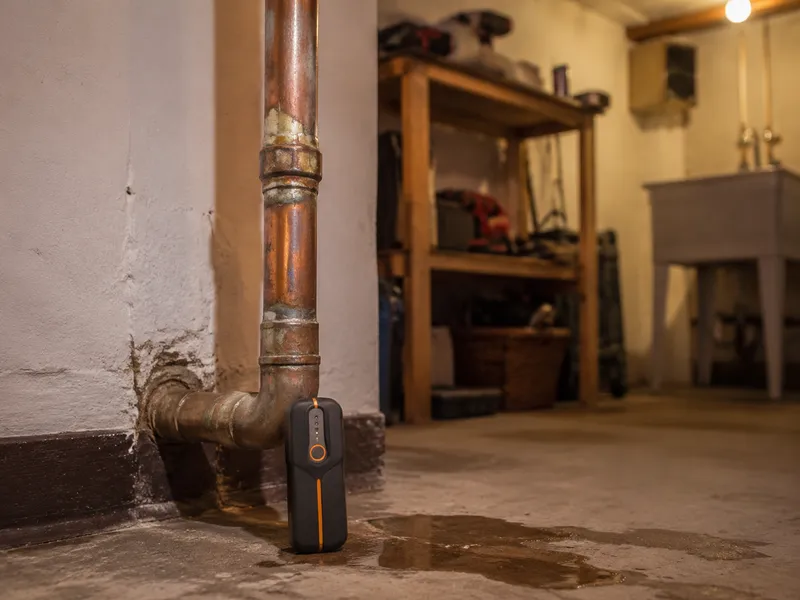 Manhattan high-rise leak