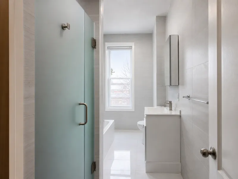 Glass finishes: clear, frosted, textured