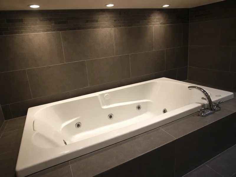 Whirlpool tub