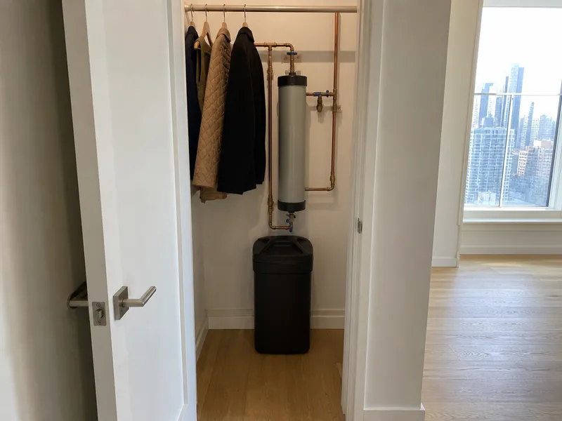 Compact water softener for apartments