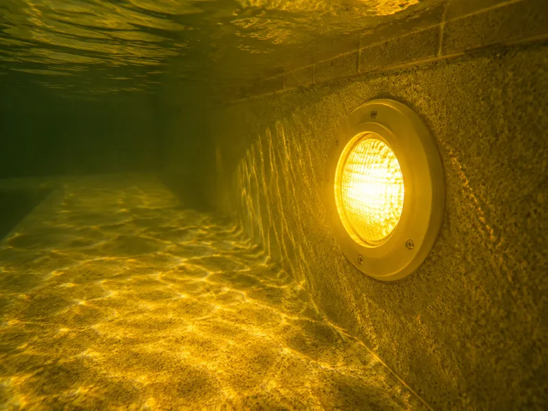 Incandescent pool lights