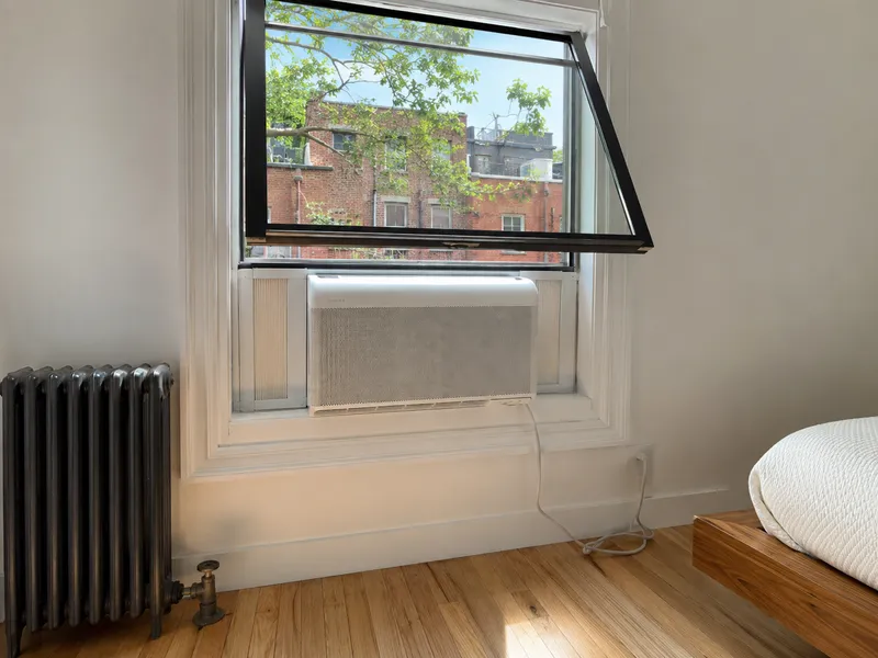 Casement window AC — for crank-out windows